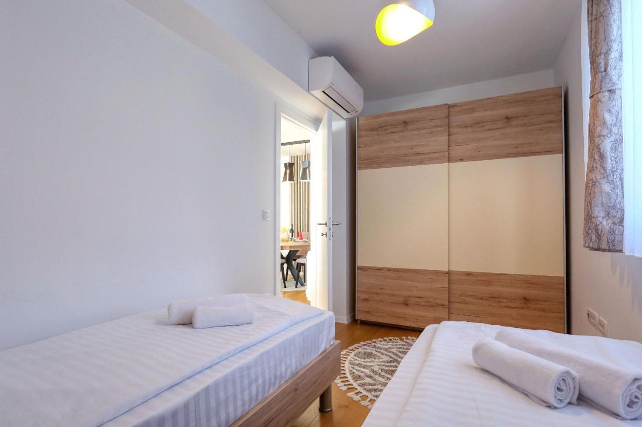 Apartments Perla With Free Parking Zadar Exterior photo