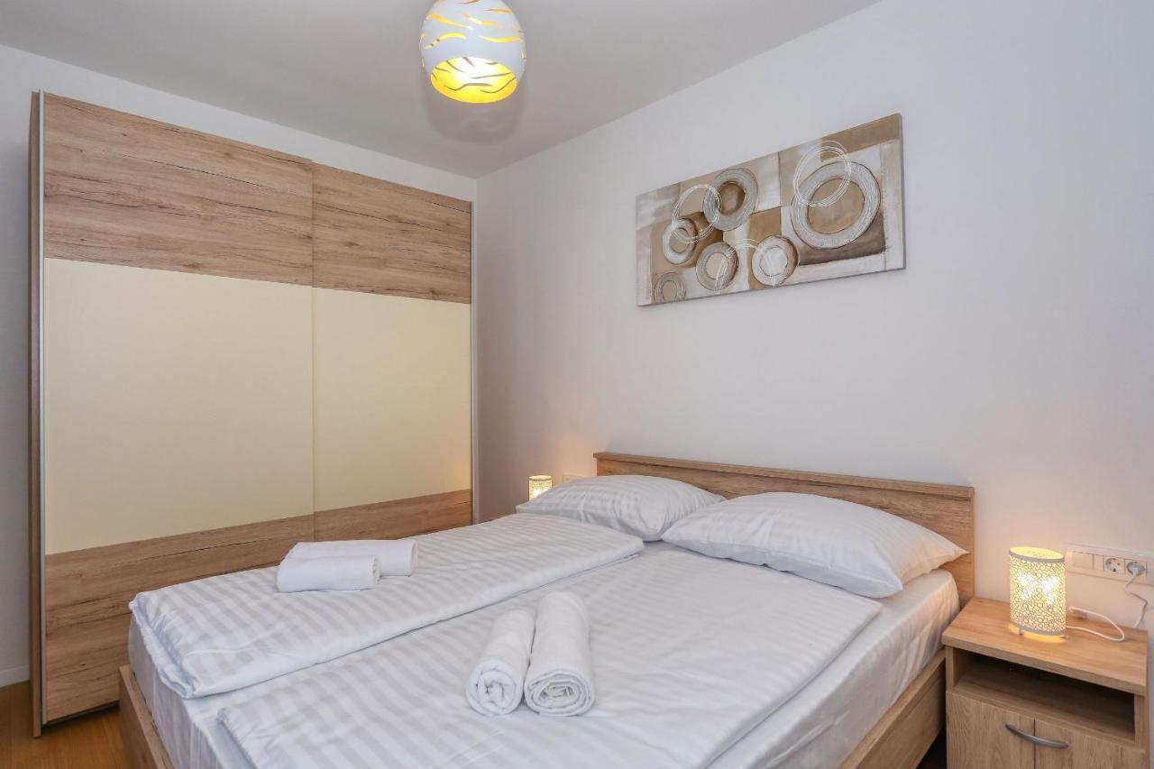 Apartments Perla With Free Parking Zadar Exterior photo