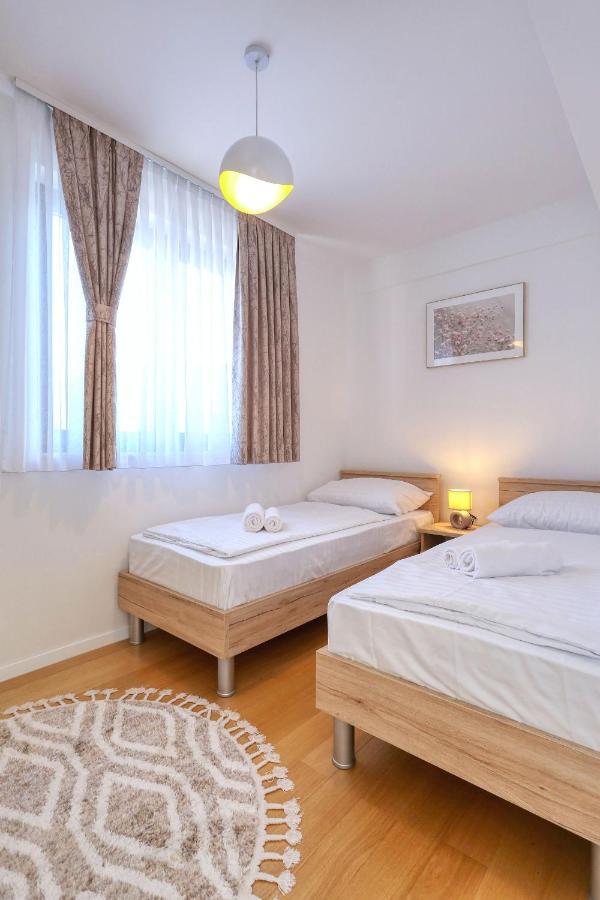 Apartments Perla With Free Parking Zadar Exterior photo